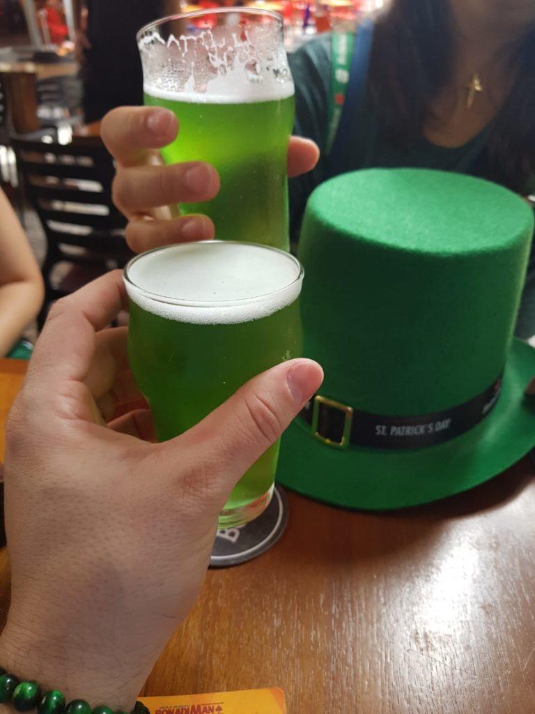 Cerveja verde no dia de São Patrício St Patrick's Day